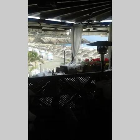Tropical - La Caleta * 아데제